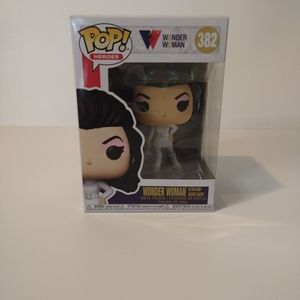 Funko Pop #382: Wonder Woman - 80th Anniversary